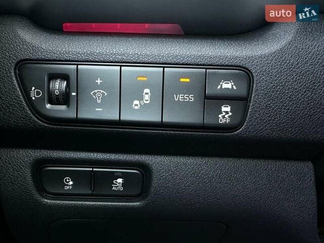 Сірий Кіа Niro, об'ємом двигуна 0 л та пробігом 37 тис. км за 23600 $, фото 7 на Automoto.ua