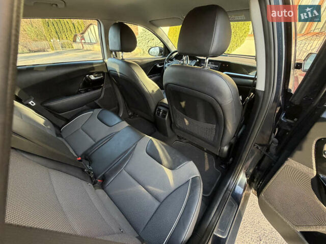 Серый Киа Niro, объемом двигателя 0 л и пробегом 157 тыс. км за 18350 $, фото 46 на Automoto.ua