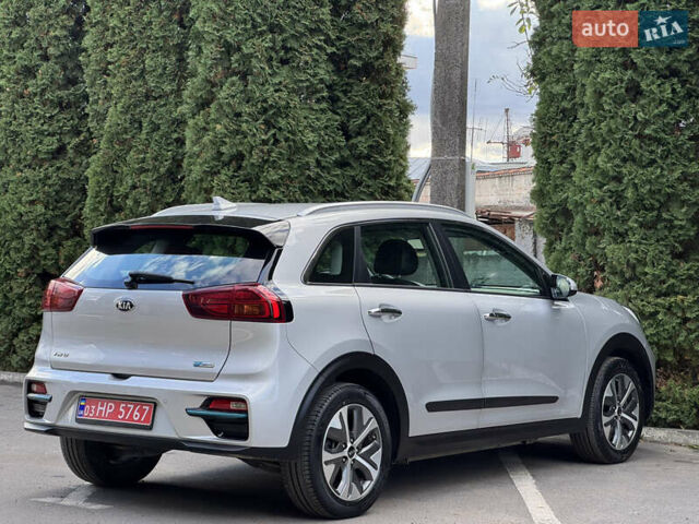 Сірий Кіа Niro, об'ємом двигуна 0 л та пробігом 141 тис. км за 17799 $, фото 14 на Automoto.ua
