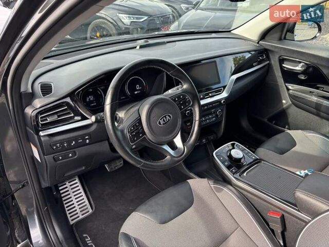 Серый Киа Niro, объемом двигателя 0 л и пробегом 67 тыс. км за 22400 $, фото 24 на Automoto.ua