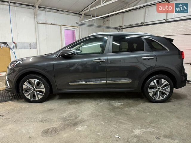 Сірий Кіа Niro, об'ємом двигуна 0 л та пробігом 97 тис. км за 22900 $, фото 15 на Automoto.ua