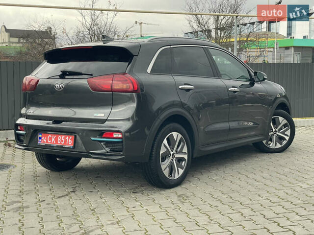 Сірий Кіа Niro, об'ємом двигуна 0 л та пробігом 52 тис. км за 22999 $, фото 15 на Automoto.ua