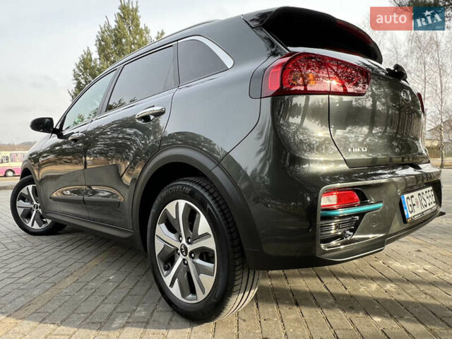 Серый Киа Niro, объемом двигателя 0 л и пробегом 49 тыс. км за 22890 $, фото 9 на Automoto.ua