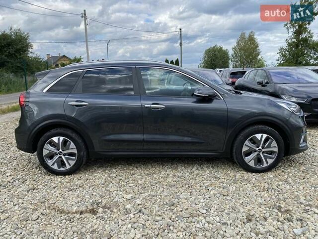 Серый Киа Niro, объемом двигателя 0 л и пробегом 67 тыс. км за 23400 $, фото 20 на Automoto.ua