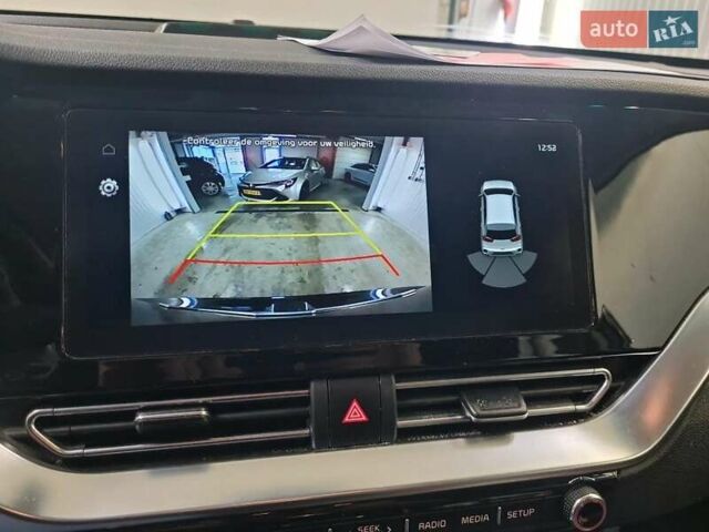 Сірий Кіа Niro, об'ємом двигуна 0 л та пробігом 111 тис. км за 19999 $, фото 10 на Automoto.ua
