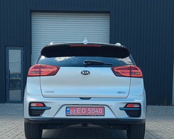 Серый Киа Niro, объемом двигателя 0 л и пробегом 32 тыс. км за 23500 $, фото 8 на Automoto.ua