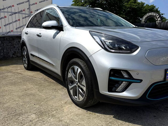 Серый Киа Niro, объемом двигателя 0.15 л и пробегом 258 тыс. км за 18450 $, фото 2 на Automoto.ua