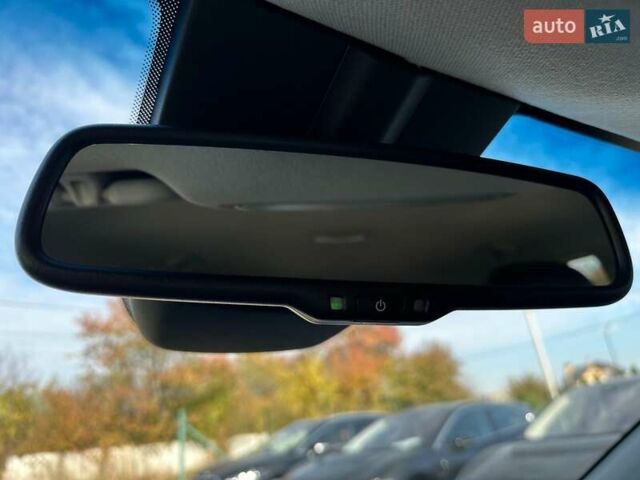 Сірий Кіа Niro, об'ємом двигуна 0 л та пробігом 37 тис. км за 23600 $, фото 12 на Automoto.ua