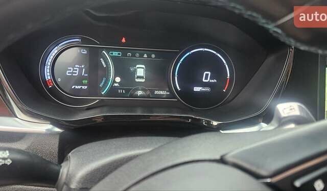 Киа Niro 2021 в Киеве на Automoto.ua Серый Киа Niro, объемом двигателя 0 л и пробегом 195 тыс. км за 16800 $, фото 37 на Automoto.ua