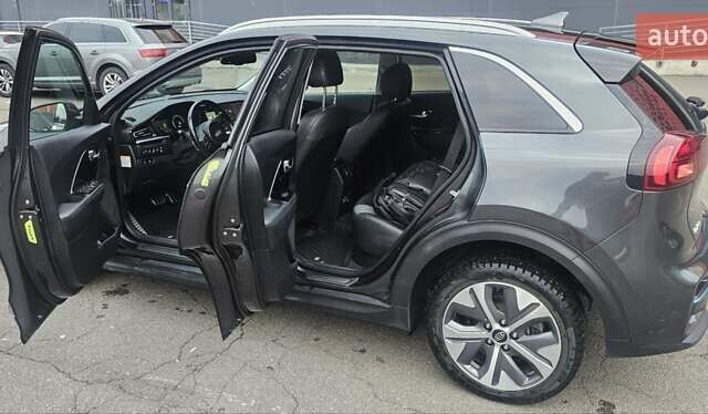 Киа Niro 2021 в Киеве на Automoto.ua Серый Киа Niro, объемом двигателя 0 л и пробегом 195 тыс. км за 16800 $, фото 36 на Automoto.ua