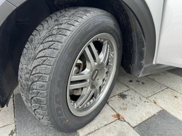 Сірий Кіа Niro, об'ємом двигуна 2 л та пробігом 101 тис. км за 19300 $, фото 22 на Automoto.ua