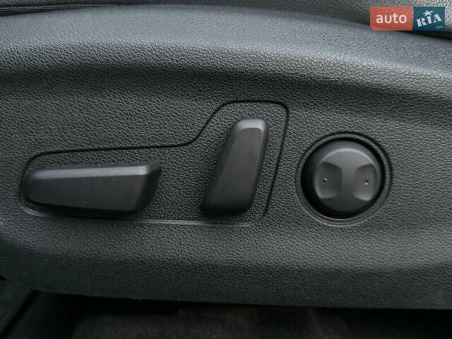 Серый Киа Niro, объемом двигателя 0 л и пробегом 82 тыс. км за 22900 $, фото 9 на Automoto.ua