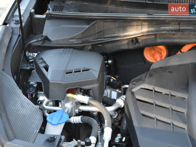 Серый Киа Niro, объемом двигателя 0 л и пробегом 47 тыс. км за 23890 $, фото 8 на Automoto.ua