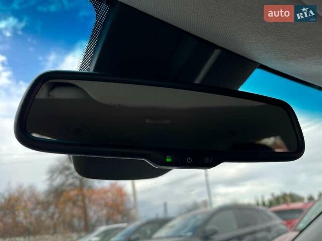 Сірий Кіа Niro, об'ємом двигуна 0 л та пробігом 100 тис. км за 21900 $, фото 11 на Automoto.ua