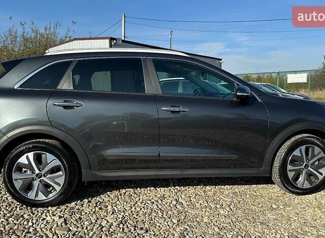 Сірий Кіа Niro, об'ємом двигуна 0 л та пробігом 37 тис. км за 24600 $, фото 25 на Automoto.ua