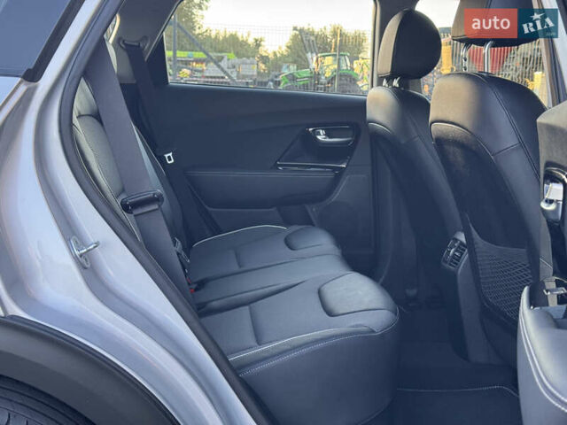 Серый Киа Niro, объемом двигателя 0 л и пробегом 139 тыс. км за 17999 $, фото 44 на Automoto.ua