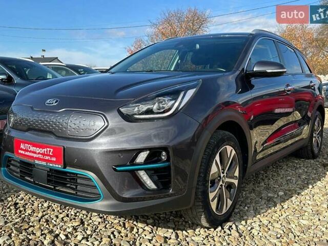 Сірий Кіа Niro, об'ємом двигуна 0 л та пробігом 100 тис. км за 21900 $, фото 18 на Automoto.ua