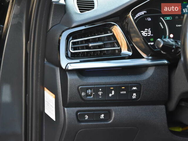 Сірий Кіа Niro, об'ємом двигуна 0 л та пробігом 99 тис. км за 22880 $, фото 20 на Automoto.ua