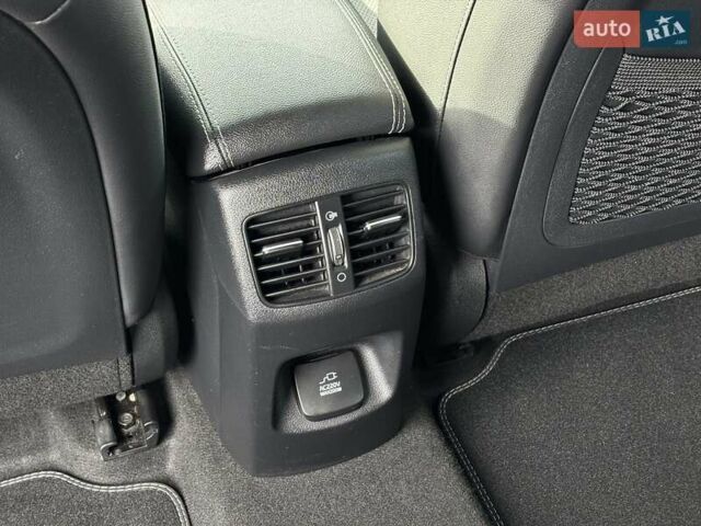 Серый Киа Niro, объемом двигателя 0 л и пробегом 67 тыс. км за 22400 $, фото 16 на Automoto.ua