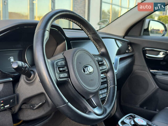 Серый Киа Niro, объемом двигателя 0 л и пробегом 139 тыс. км за 17999 $, фото 31 на Automoto.ua