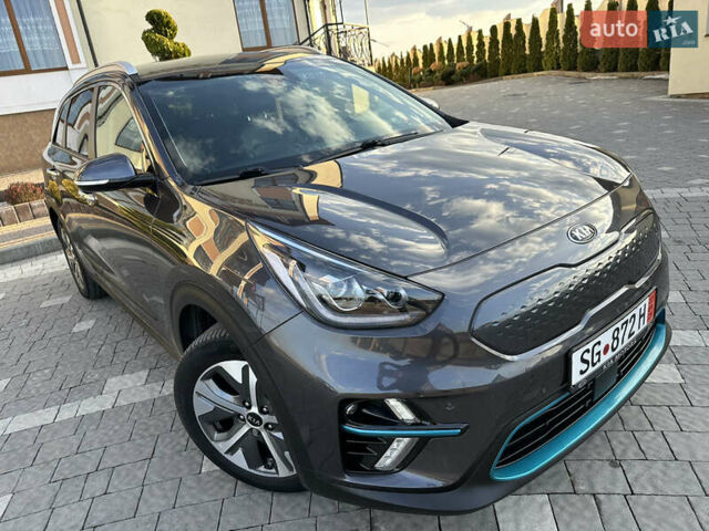 Серый Киа Niro, объемом двигателя 0 л и пробегом 38 тыс. км за 19999 $, фото 4 на Automoto.ua