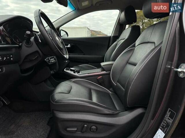 Серый Киа Niro, объемом двигателя 0 л и пробегом 62 тыс. км за 23600 $, фото 41 на Automoto.ua