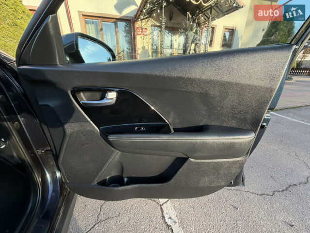 Серый Киа Niro, объемом двигателя 0 л и пробегом 157 тыс. км за 18350 $, фото 44 на Automoto.ua