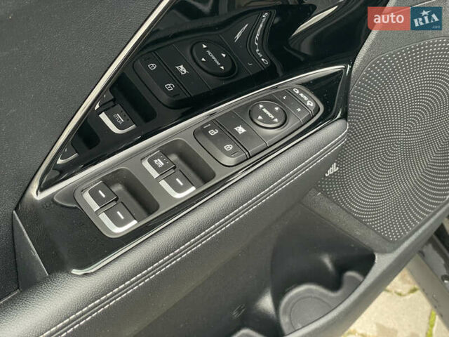 Сірий Кіа Niro, об'ємом двигуна 0 л та пробігом 52 тис. км за 22999 $, фото 45 на Automoto.ua