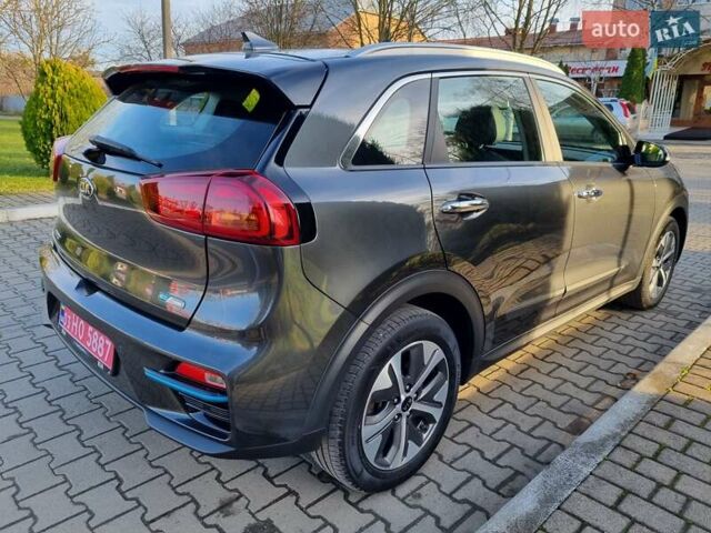 Серый Киа Niro, объемом двигателя 0 л и пробегом 121 тыс. км за 18750 $, фото 10 на Automoto.ua