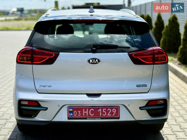 Серый Киа Niro, объемом двигателя 0 л и пробегом 131 тыс. км за 17599 $, фото 3 на Automoto.ua