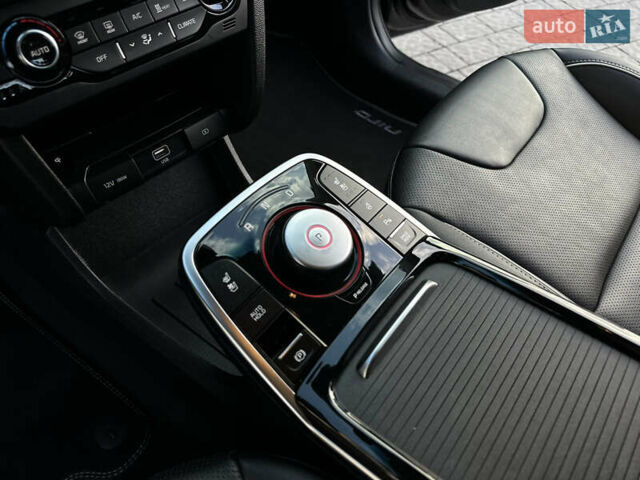 Серый Киа Niro, объемом двигателя 0 л и пробегом 38 тыс. км за 19999 $, фото 45 на Automoto.ua