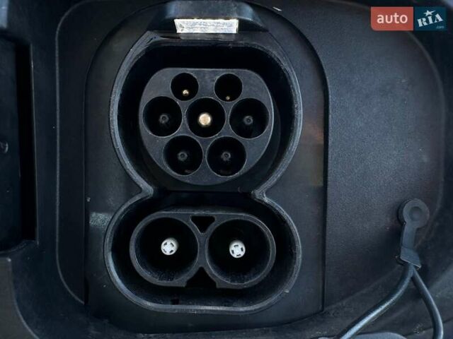 Сірий Кіа Niro, об'ємом двигуна 0 л та пробігом 100 тис. км за 21900 $, фото 28 на Automoto.ua