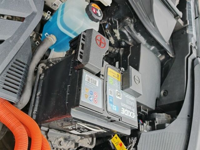 Сірий Кіа Niro, об'ємом двигуна 0 л та пробігом 76 тис. км за 18700 $, фото 9 на Automoto.ua