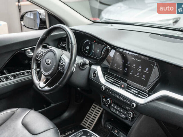 Сірий Кіа Niro, об'ємом двигуна 0 л та пробігом 77 тис. км за 14950 $, фото 15 на Automoto.ua