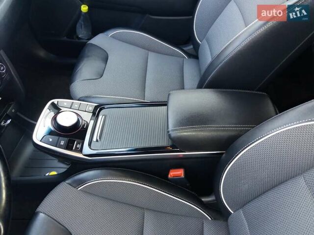 Серый Киа Niro, объемом двигателя 0 л и пробегом 69 тыс. км за 20300 $, фото 8 на Automoto.ua