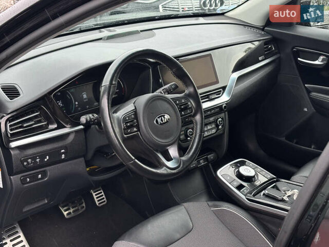 Серый Киа Niro, объемом двигателя 0 л и пробегом 88 тыс. км за 21800 $, фото 9 на Automoto.ua