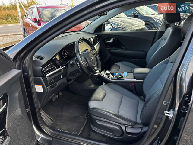 Сірий Кіа Niro, об'ємом двигуна 0 л та пробігом 50 тис. км за 19999 $, фото 13 на Automoto.ua