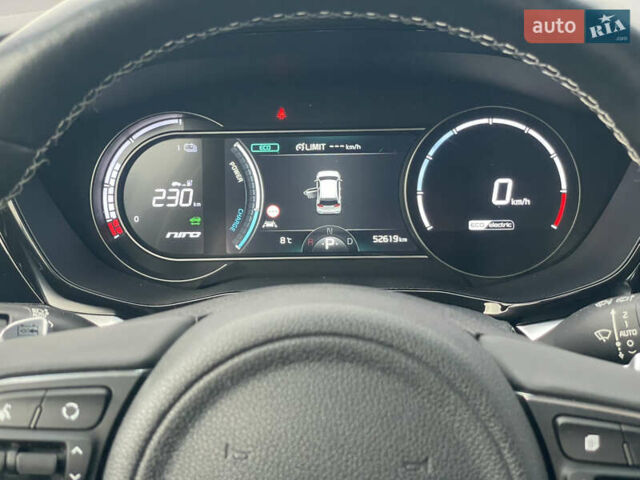 Сірий Кіа Niro, об'ємом двигуна 0 л та пробігом 52 тис. км за 22999 $, фото 43 на Automoto.ua