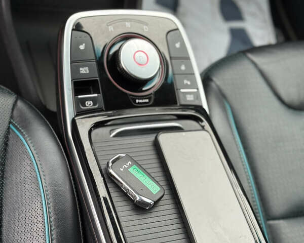 Серый Киа Niro, объемом двигателя 0 л и пробегом 93 тыс. км за 21500 $, фото 12 на Automoto.ua