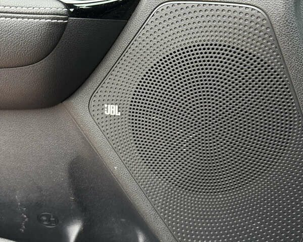 Серый Киа Niro, объемом двигателя 0 л и пробегом 77 тыс. км за 20990 $, фото 18 на Automoto.ua