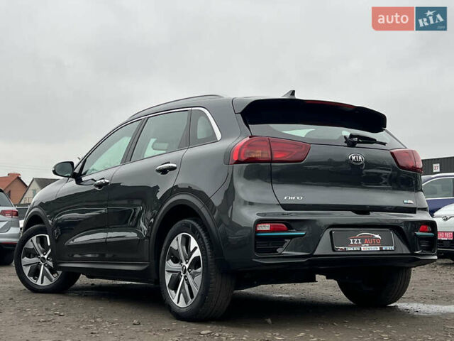 Серый Киа Niro, объемом двигателя 0 л и пробегом 107 тыс. км за 20903 $, фото 5 на Automoto.ua