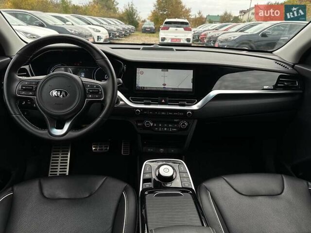 Серый Киа Niro, объемом двигателя 0 л и пробегом 62 тыс. км за 23600 $, фото 39 на Automoto.ua