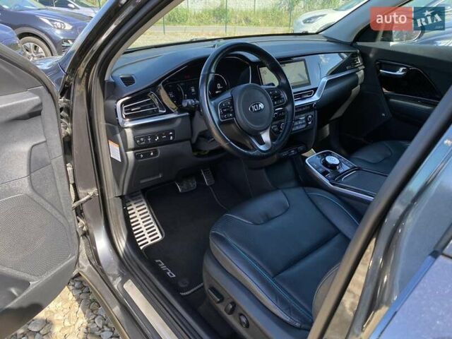 Серый Киа Niro, объемом двигателя 0 л и пробегом 67 тыс. км за 23400 $, фото 27 на Automoto.ua