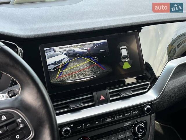 Серый Киа Niro, объемом двигателя 0 л и пробегом 67 тыс. км за 22400 $, фото 4 на Automoto.ua