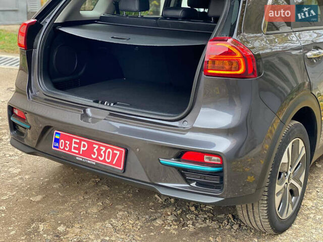 Серый Киа Niro, объемом двигателя 0 л и пробегом 149 тыс. км за 18550 $, фото 24 на Automoto.ua
