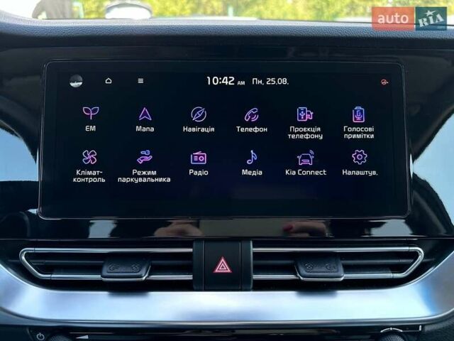 Серый Киа Niro, объемом двигателя 0 л и пробегом 97 тыс. км за 22200 $, фото 52 на Automoto.ua