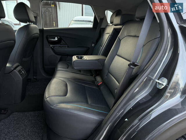 Сірий Кіа Niro, об'ємом двигуна 0 л та пробігом 97 тис. км за 22900 $, фото 82 на Automoto.ua