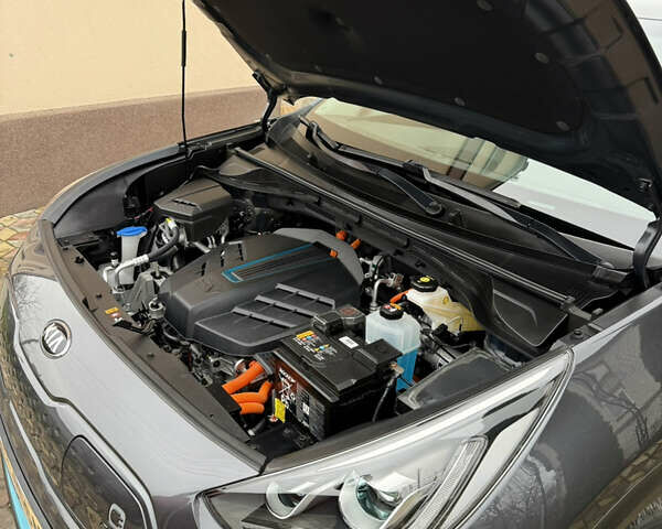Сірий Кіа Niro, об'ємом двигуна 0 л та пробігом 50 тис. км за 22300 $, фото 84 на Automoto.ua