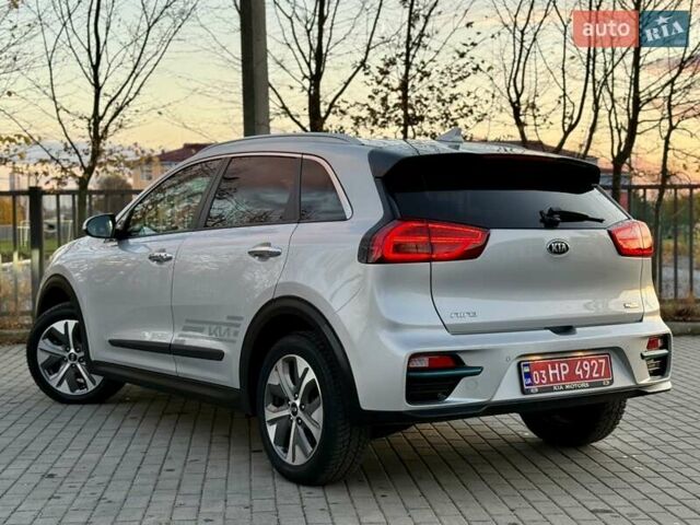 Киа Niro 2021 в Бердичеве на Automoto.ua Серый Киа Niro, объемом двигателя 0 л и пробегом 70 тыс. км за 21350 $, фото 13 на Automoto.ua