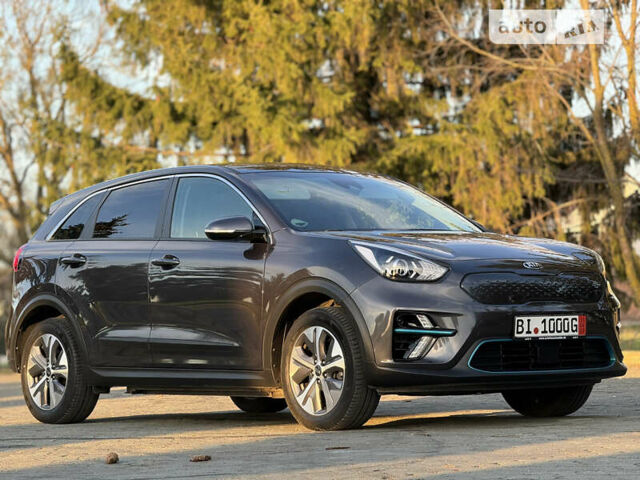 Сірий Кіа Niro, об'ємом двигуна 0 л та пробігом 54 тис. км за 18300 $, фото 21 на Automoto.ua